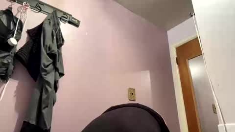 Snapshot of lovestoshowcock chatting on December 10, 2024, 2:17 pm Lucifer n Lilith online show from December 10, 2024, 2:17 pm