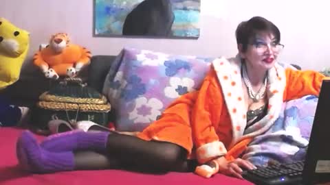 Snapshot of loveykiss77 chatting on October 16, 2025, 9:16 pm Anna online show from October 16, 2025, 9:16 pm