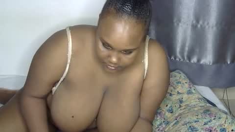 Snapshot of loveytiana chatting on May 12, 2026, 6:27 pm loveytiana online show from May 12, 2026, 6:27 pm