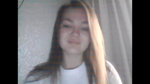 Snapshot of loviesimone chatting on September 27, 2025, 8:41 am loviesimone online show from September 27, 2025, 8:41 am