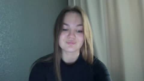 Snapshot of loviesimone chatting on October 3, 2025, 11:29 am loviesimone online show from October 3, 2025, 11:29 am