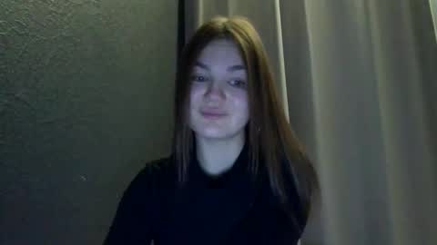 Snapshot of loviesimone chatting on November 26, 2025, 8:43 pm loviesimone online show from November 26, 2025, 8:43 pm
