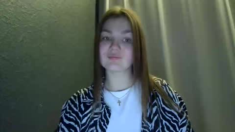 Snapshot of loviesimone chatting on November 27, 2025, 10:34 pm loviesimone online show from November 27, 2025, 10:34 pm