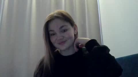 Snapshot of loviesimone chatting on March 1, 2026, 11:34 am loviesimone online show from March 1, 2026, 11:34 am
