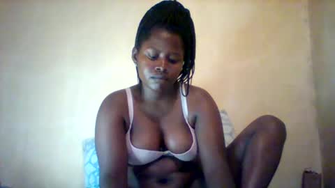 Snapshot of loviett chatting on April 13, 2026, 12:32 pm loviett online show from April 13, 2026, 12:32 pm