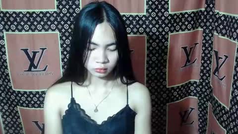 Snapshot of loving_rhean chatting on November 17, 2025, 10:32 am loving_rhean online show from November 17, 2025, 10:32 am