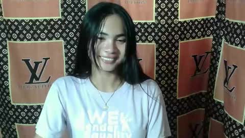 Snapshot of loving_rhean chatting on January 9, 2026, 4:37 am loving_rhean online show from January 9, 2026, 4:37 am