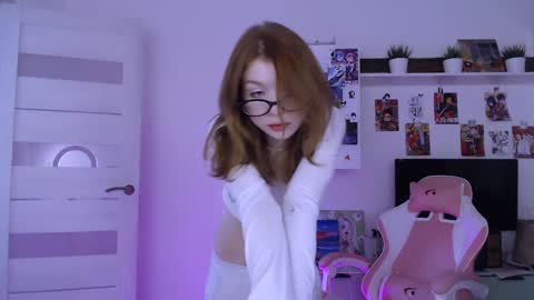 Loly online show from December 13, 2024, 9:20 pm