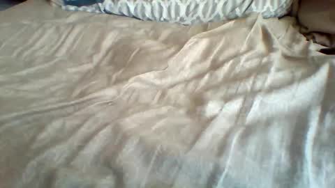 lowkeyme28 online show from February 6, 2026, 4:43 pm