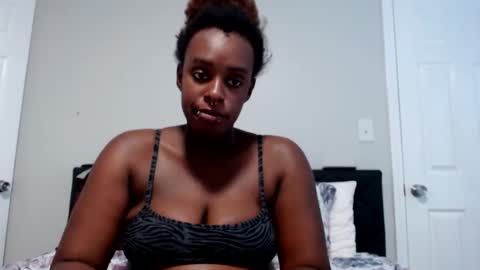 Snapshot of loyalbambi chatting on March 12, 2025, 8:52 pm loyalbambi online show from March 12, 2025, 8:52 pm