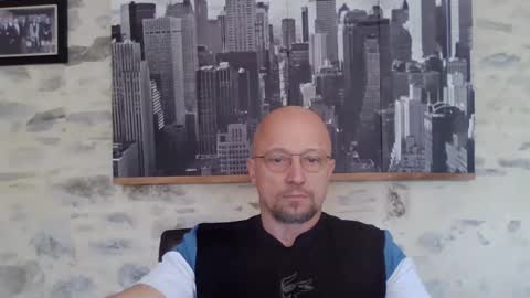 Espigle online show from April 20, 2026, 9:01 am