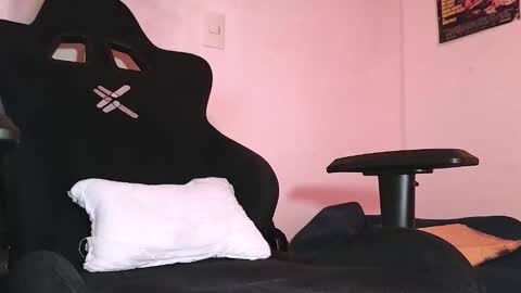   online show from December 22, 2025, 2:36 pm