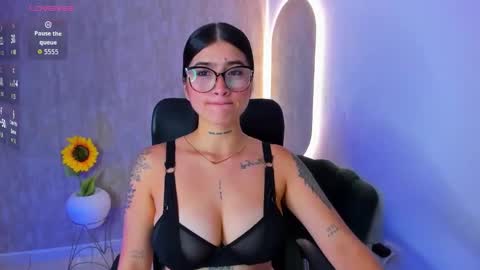 Luana online show from October 15, 2025, 12:05 pm