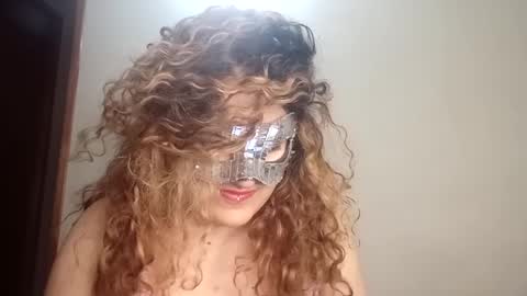 luanapowerful online show from September 24, 2025, 2:37 am