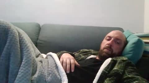 Snapshot of lucabeech88 chatting on December 19, 2025, 7:43 pm Luca online show from December 19, 2025, 7:43 pm