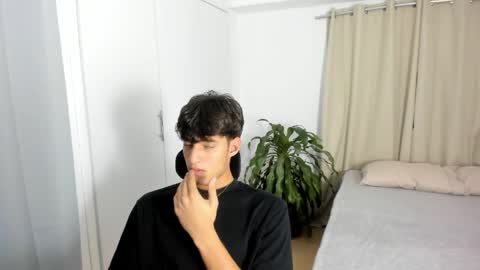 lucacosta19 online show from May 1, 2026, 8:02 pm
