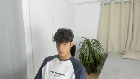 lucacosta19 online show from May 8, 2026, 7:41 pm
