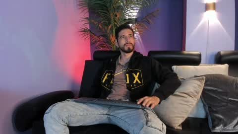 Lucas online show from April 9, 2026, 3:06 am