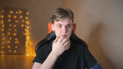 Snapshot of lucas_dany chatting on January 24, 2025, 1:24 am Lucas Gill online show from January 24, 2025, 1:24 am