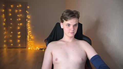 Snapshot of lucas_dany chatting on January 24, 2025, 4:27 am Lucas Gill online show from January 24, 2025, 4:27 am