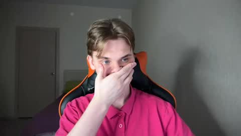 Snapshot of lucas_dany chatting on February 24, 2025, 1:57 am Lucas Gill online show from February 24, 2025, 1:57 am