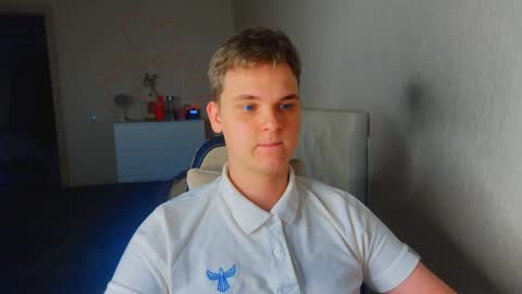 Lucas Gill online show from December 15, 2025, 5:23 am