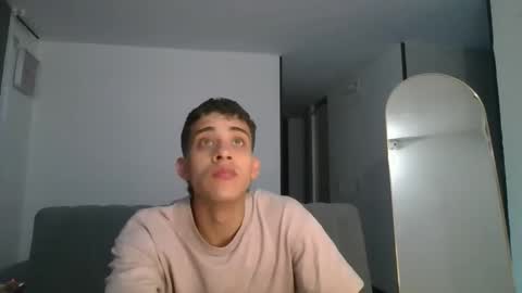 Lucas online show from April 21, 2026, 11:07 pm