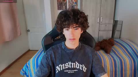 lucas_xo online show from January 19, 2026, 12:14 am