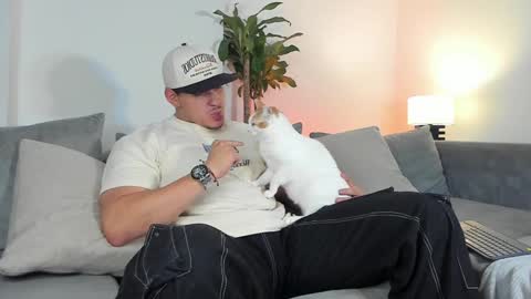 LUCA SANTOS online show from January 15, 2025, 4:36 am