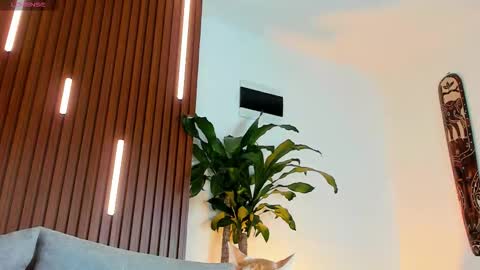 LUCA SANTOS online show from October 23, 2025, 1:05 am