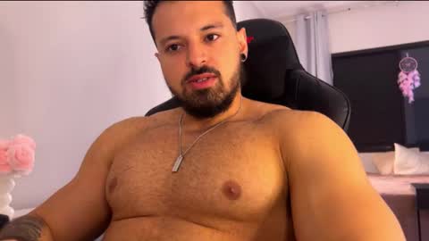 lucasfit24 online show from November 16, 2025, 3:28 pm