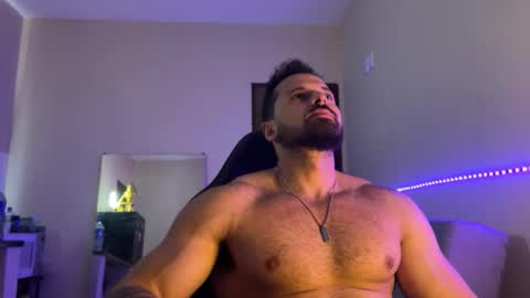 lucasfit24 online show from November 26, 2025, 2:51 pm