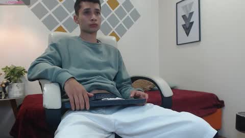 Snapshot of lucasssmith11 chatting on February 22, 2026, 3:10 pm LucassSmith11 online show from February 22, 2026, 3:10 pm