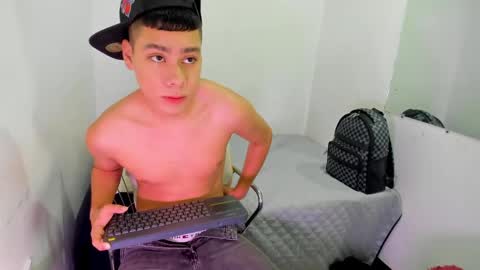 LUCAS TORREZ online show from June 4, 2026, 11:44 pm
