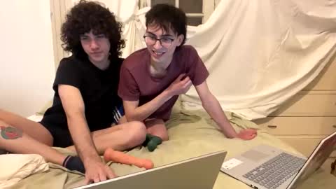 lucca online show from September 26, 2025, 2:15 am