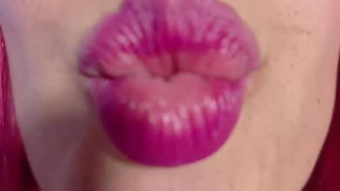 Luccy online show from October 9, 2025, 4:05 pm