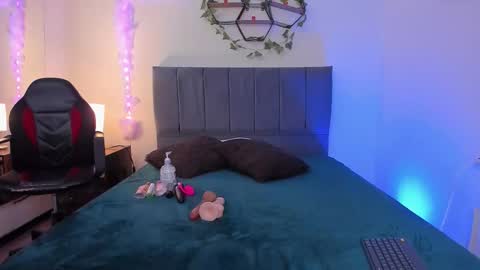 Snapshot of lucerop_ chatting on February 11, 2026, 3:55 am Lucero online show from February 11, 2026, 3:55 am