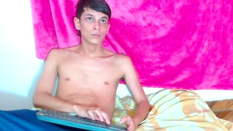 LUCHO HOT  online show from April 9, 2026, 8:47 pm