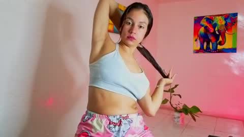 Luciana Ramirez  Sofia Collins online show from April 16, 2026, 10:05 am