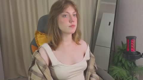 Snapshot of luci_xo chatting on June 27, 2026, 12:10 pm Lucy online show from June 27, 2026, 12:10 pm
