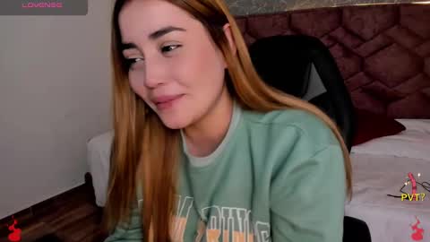 lucia star  online show from December 13, 2024, 9:41 pm