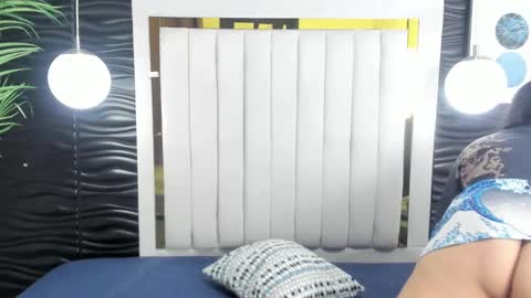 Lucia Vonne online show from January 25, 2025, 12:05 pm