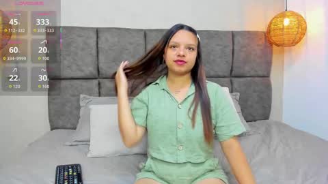 LUCIA  online show from October 1, 2025, 12:11 pm