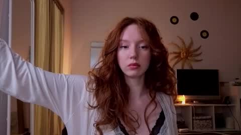 Lucia online show from October 11, 2025, 4:16 pm