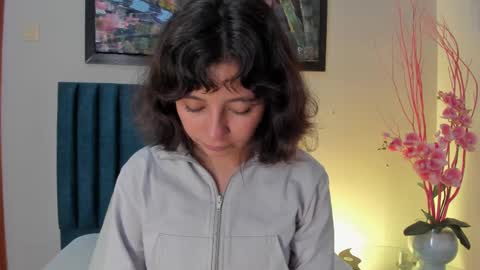 Snapshot of luciaferrero chatting on October 1, 2025, 1:00 am LuciaFerrero online show from October 1, 2025, 1:00 am