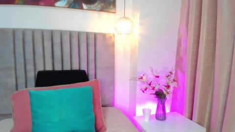 Snapshot of luciaferrero chatting on October 10, 2025, 7:02 pm LuciaFerrero online show from October 10, 2025, 7:02 pm