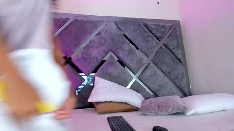 Lucia Gray online show from October 3, 2025, 12:13 pm