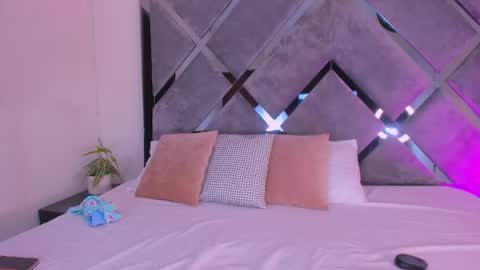 Lucia Gray online show from April 14, 2026, 12:49 am