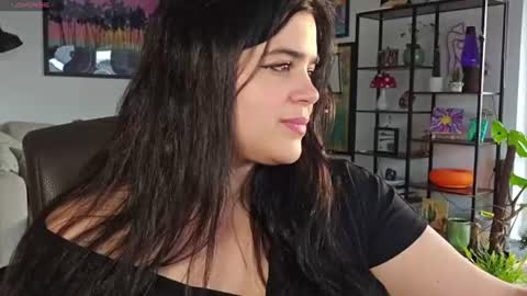 LuciaLatinaGomez online show from July 16, 2026, 7:42 pm