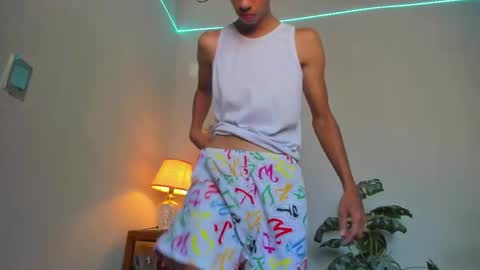 Snapshot of lucian_davii chatting on April 26, 2026, 2:15 pm Pirulo online show from April 26, 2026, 2:15 pm